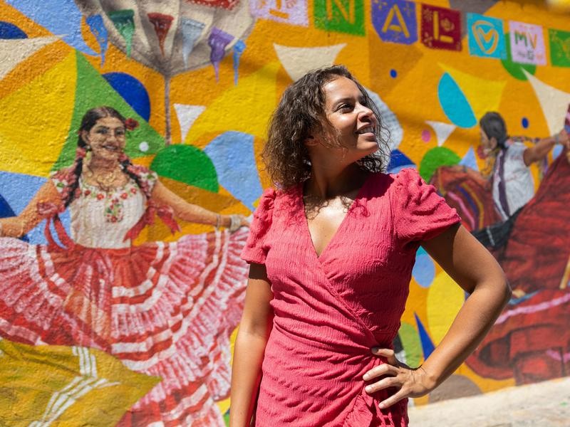 Die typischen Häuser von Oaxaca mit Streetart