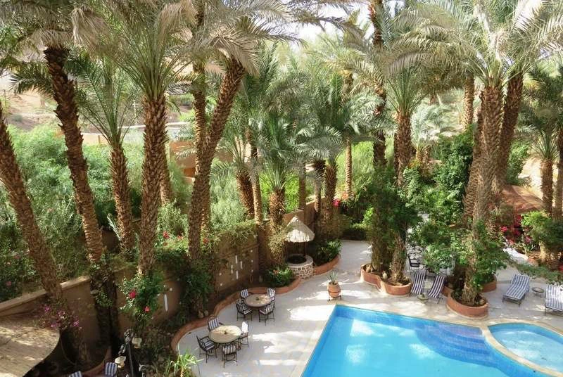 Hotelgarten mit Pool in Zagora