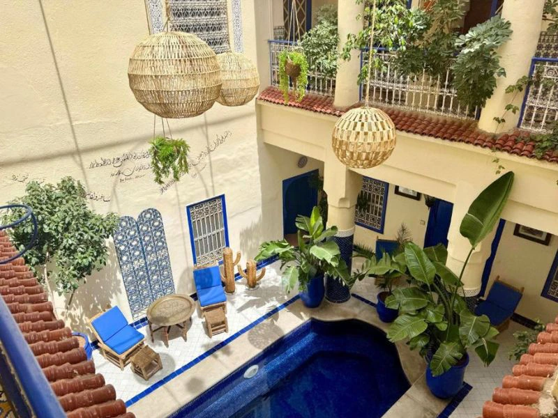 Poolbereich Ihrer Unterkunft im Zentrum von Marrakesch Marokko