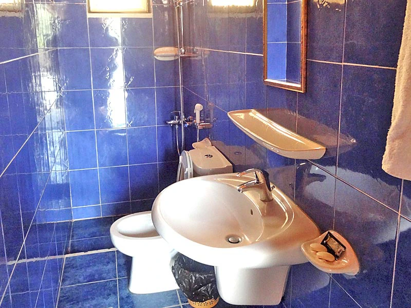 Badezimmer der Budgetunterkunft in Aqaba Jordanien