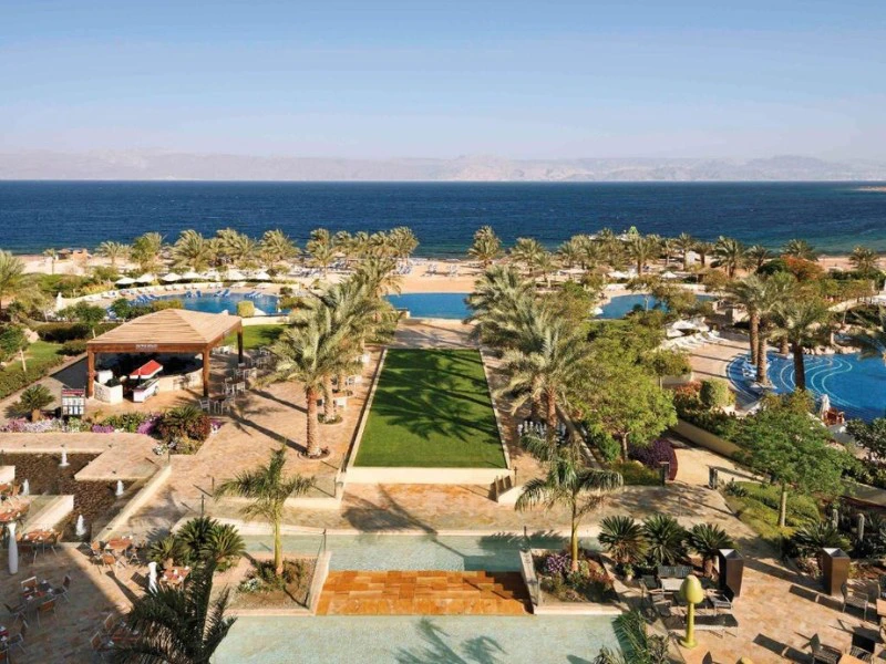 Poolanlage des Komforthotels in Aqaba, Jordanien