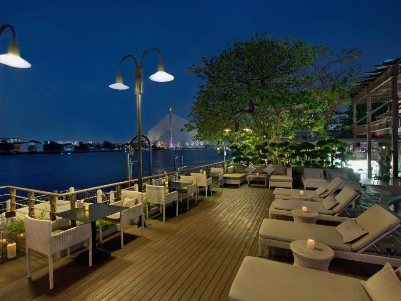 Bangkok Komfort Hotel Riva Surya Hotelanlage