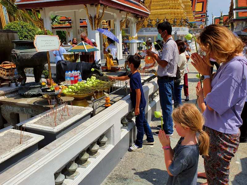 Mit der Familie am Grand Palace