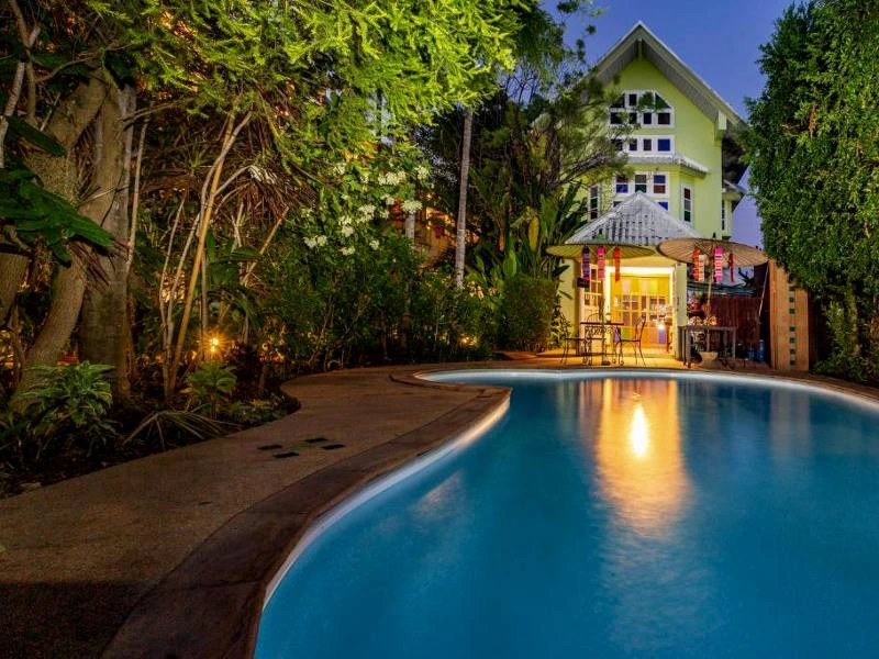 Hotelpool in Chiang Mai, Thailand