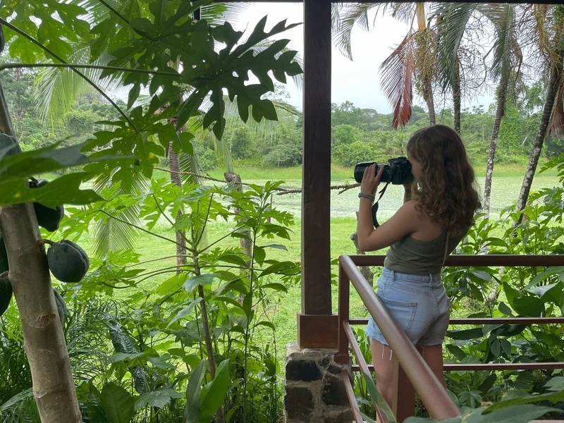Mädchen fotografiert in Boca Tapada, Costa Rica