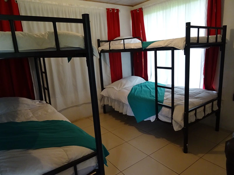 Einfache Zimmer beim Homestay in Juanilama, Costa Rica