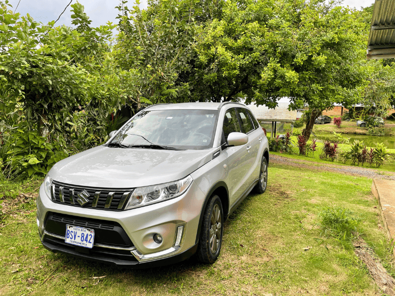 Mietwagen auf einer Farm in Sarapiqui