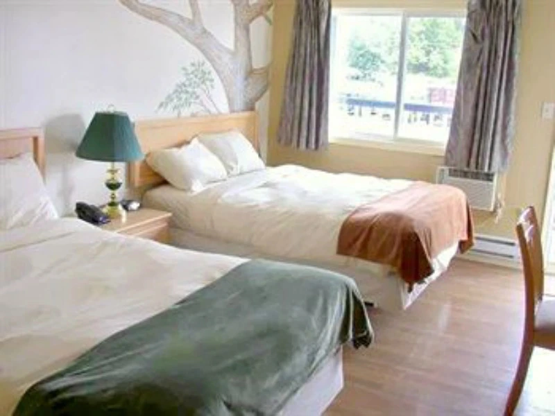 Doppelzimmer in einem Hotel an der Sunshine Coast in Kanada.