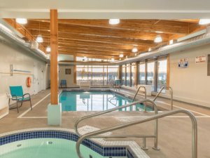 Pool im Hotel in Campbell River Kanada