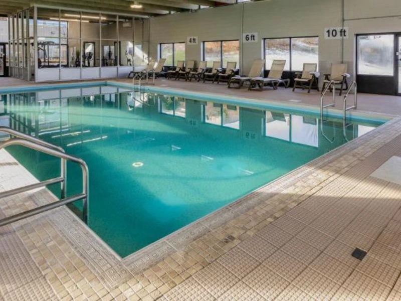 Indoor-Pool im Hotel in Wolfville, Kanada