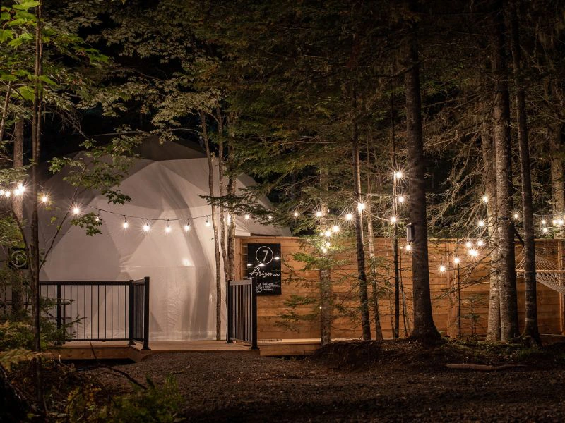 Kuppelzelt in New Brunswick bei Nacht