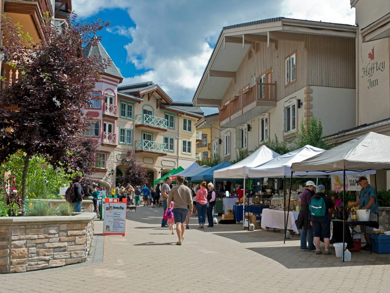 Straßen von Sun Peaks in Kanada