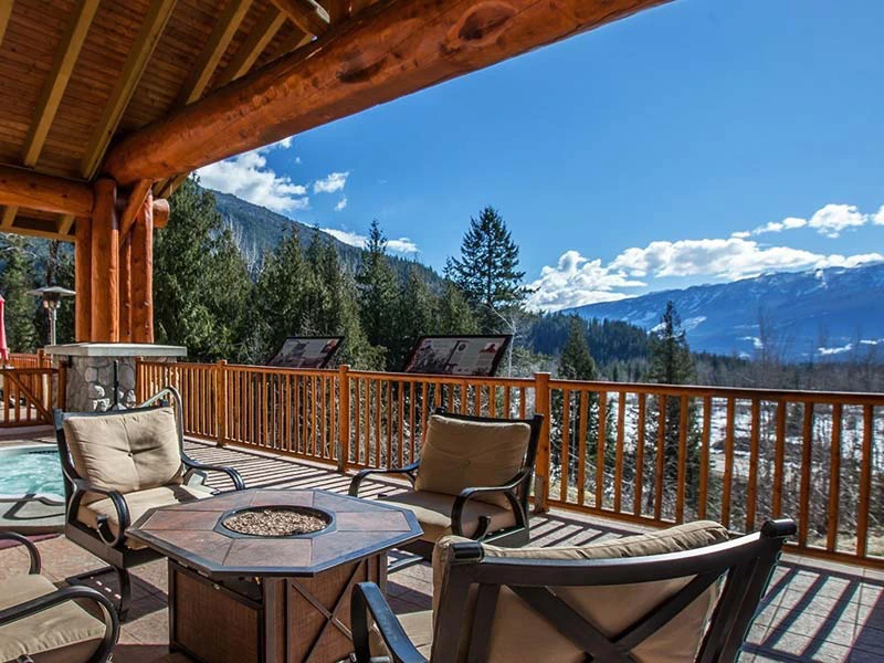 Blick auf die Rocky Mountains bei Revelstoke, Kanada