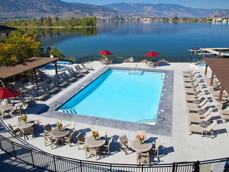 Hotelpool in Osoyoos Lake Kanada