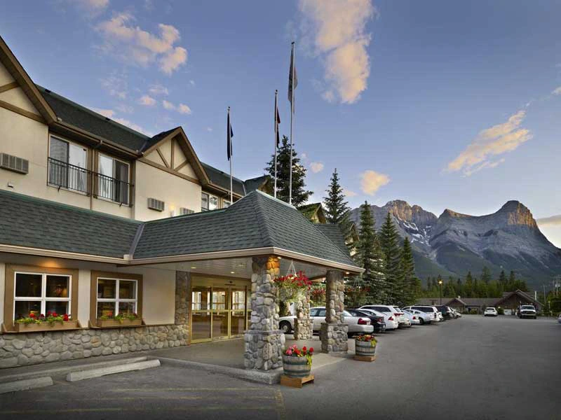 Eingang zum Hotel in Canmore Kanada