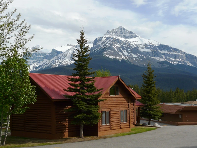 Motel an den Bergen des Icefields Parkway Kanada