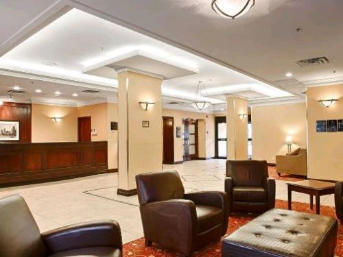 Hotellobby mit Sitzlounge in Calgary in Kanada