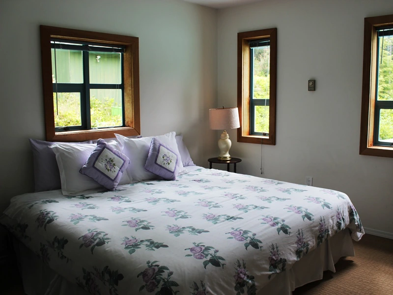 Zimmer Telegraph Cove Hotel