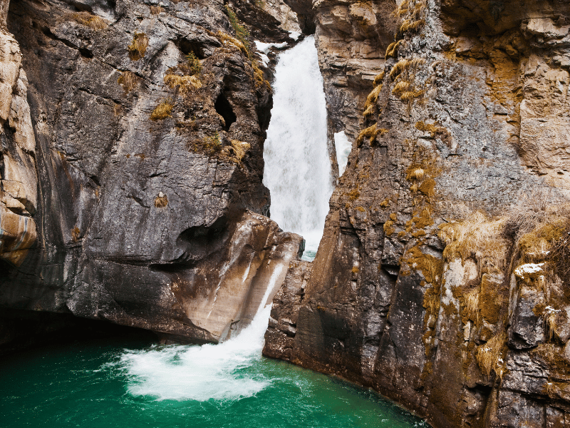 Wasserfall im Johnston´s Canyon bei Canmore in Kanada