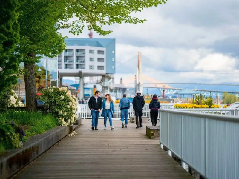 Promenade beim Budget Hotel Vancouver, Kanada