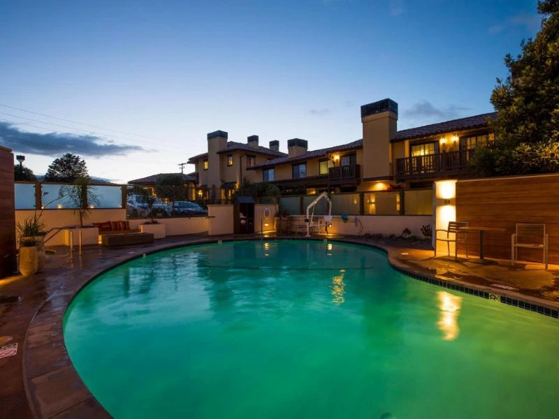 Hotelpool in Monterey