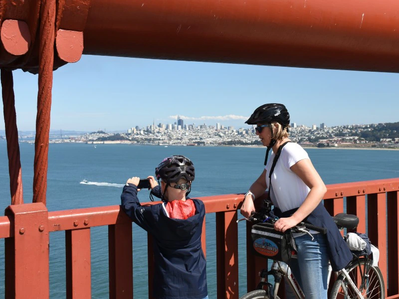 Radtour mit der Familie über die Golden Gate Bridge