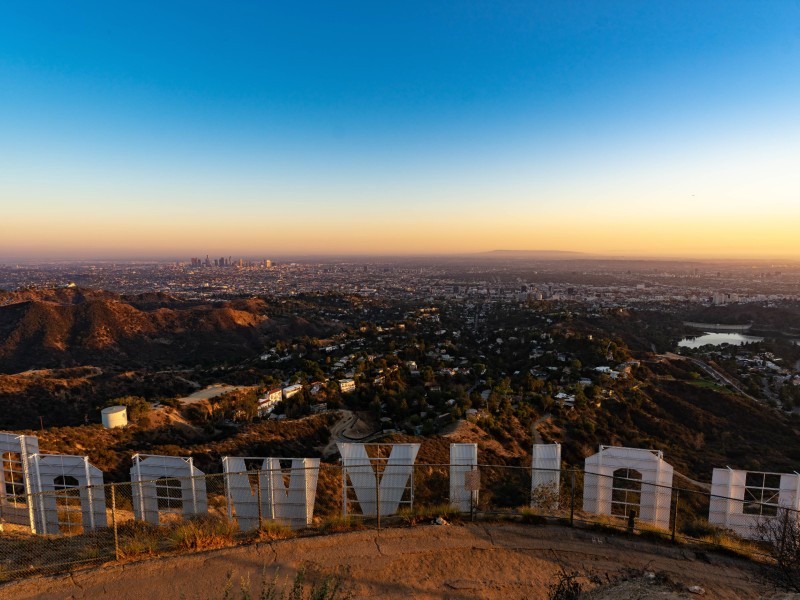 Hollywood-Schild bei Sonnenuntergang