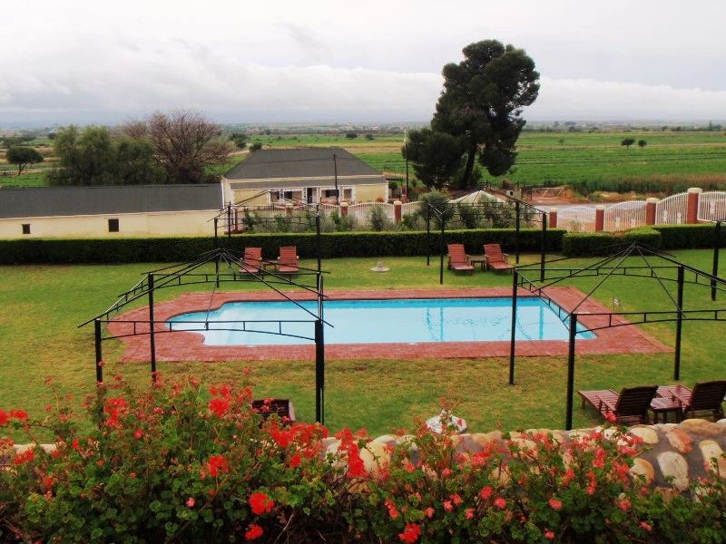 Pool Hotel Oudtshoorn Südafrika