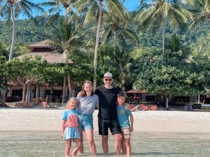 Familie auf der Insel Mahé Seychellen