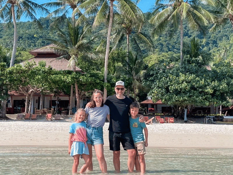 Familie auf der Insel Mahé Seychellen