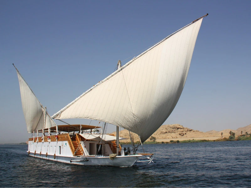 Warum nach Ägypten reisen traditionelles Segelschiff - eine Dahabeya