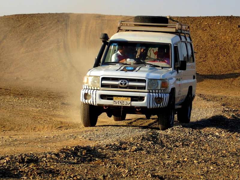 Jeep unterwegs in Ägypten