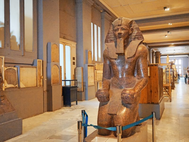 Figuren im Ägyptischen Museum in Kairo