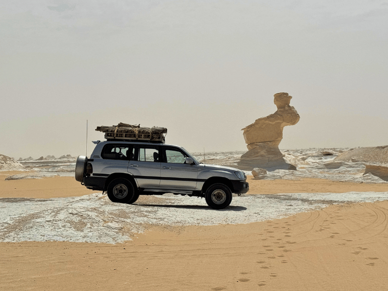 Weiße Wüste in Ägypten mit dem Jeep