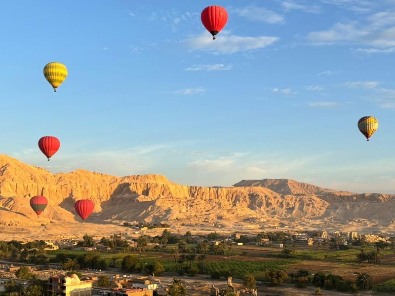 Heißluftballons in Luxor, Ägypten