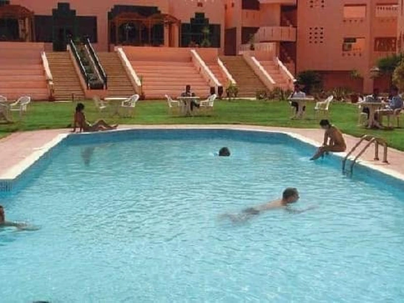 Pool des Komforthotels in Kharga, Ägypten