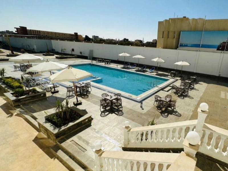 Hotelpool in Kharga, Ägypten