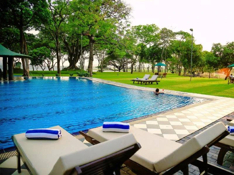 Hotelpool in Polonnaruwa