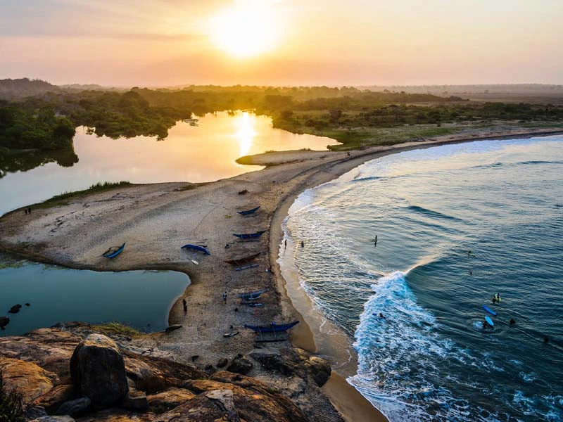 Der Strand von Arugam Bay