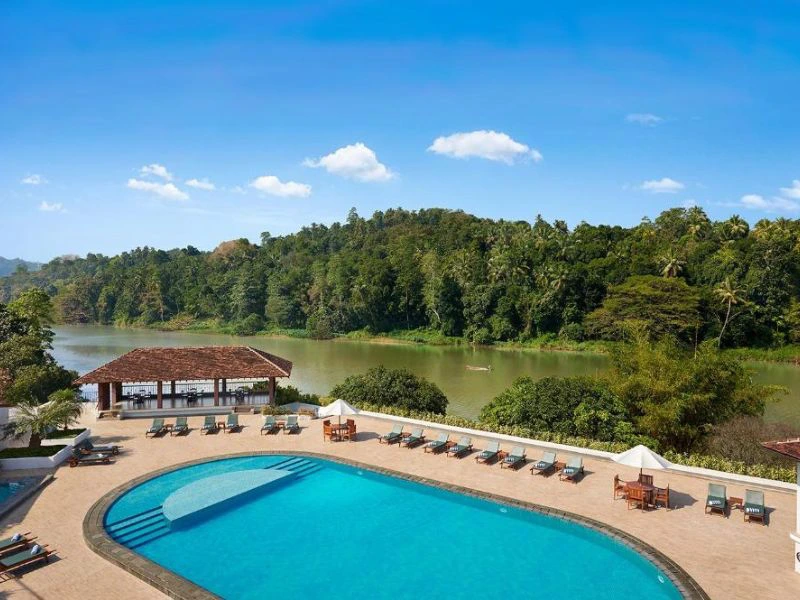Kandy Upgrade Hotel Pool