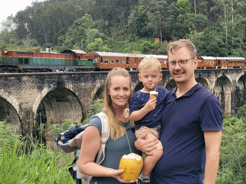 Sri Lanka Ella Nine Arch Bridge Familie