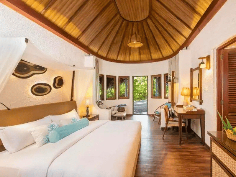 Zimmer im stilvollen Resort auf den Malediven