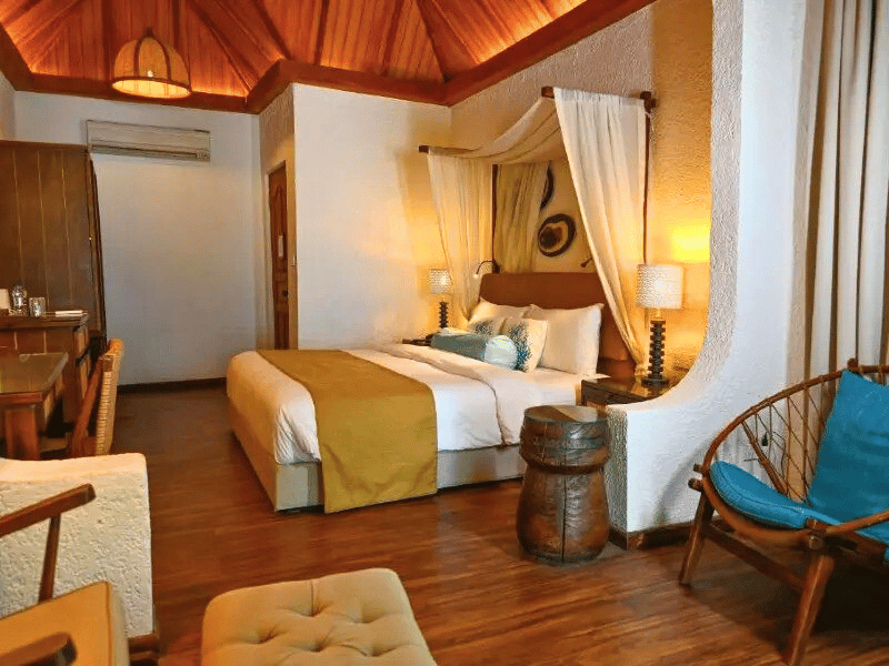 Zimmer im stilvollen Resort auf den Malediven