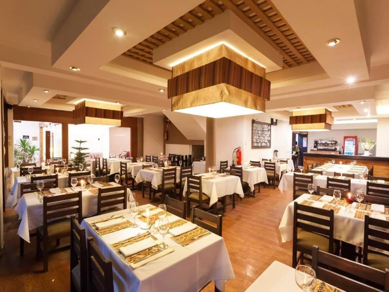 Restaurant im Hotel beim Lares Trek in Peru