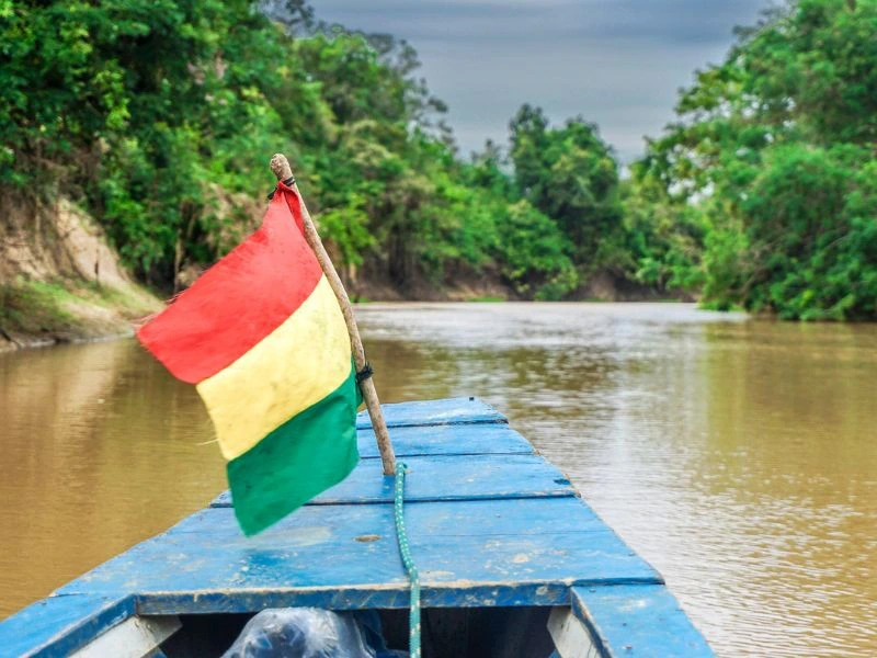 Boot im Madidi Nationalpark in Bolivien