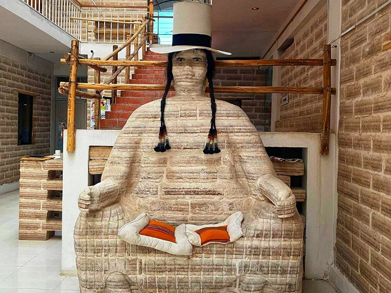 Kunstwerk im Hotel in Uyuni in Bolivien
