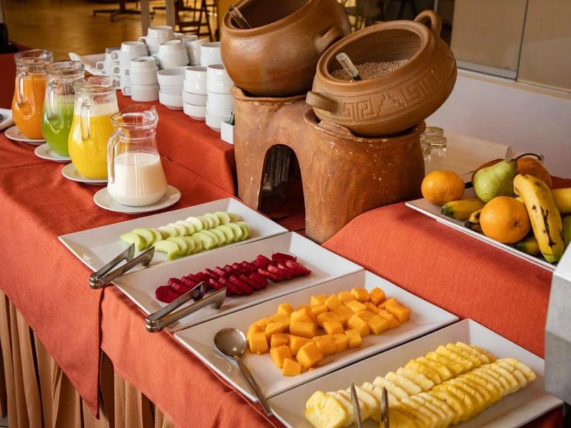 Fruehstueck im Hotel in Puno in Peru