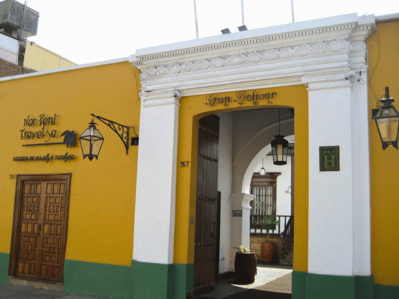Eingang vom Hotel in Trujillo in Peru