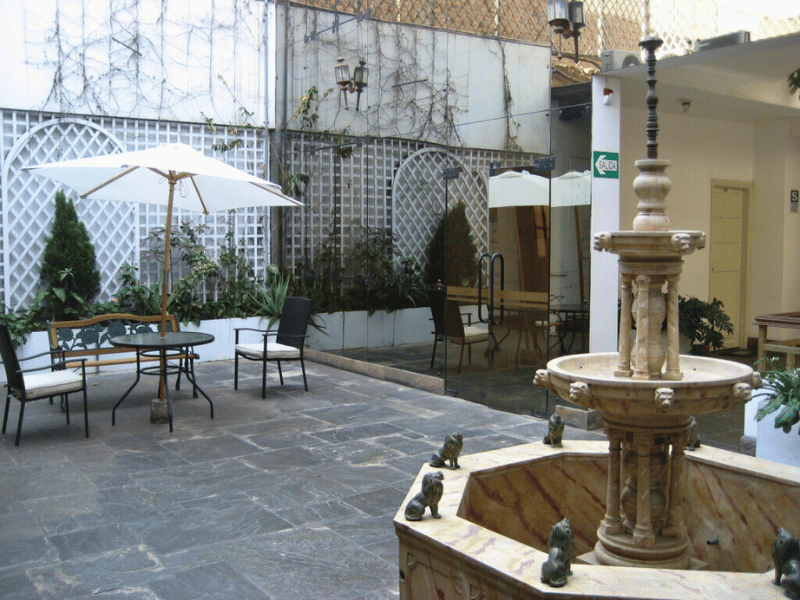 Terrasse vom Hotel in Trujillo in Peru