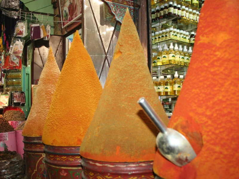 Marokko Rundreise Marrakesch Gewürzpyramide